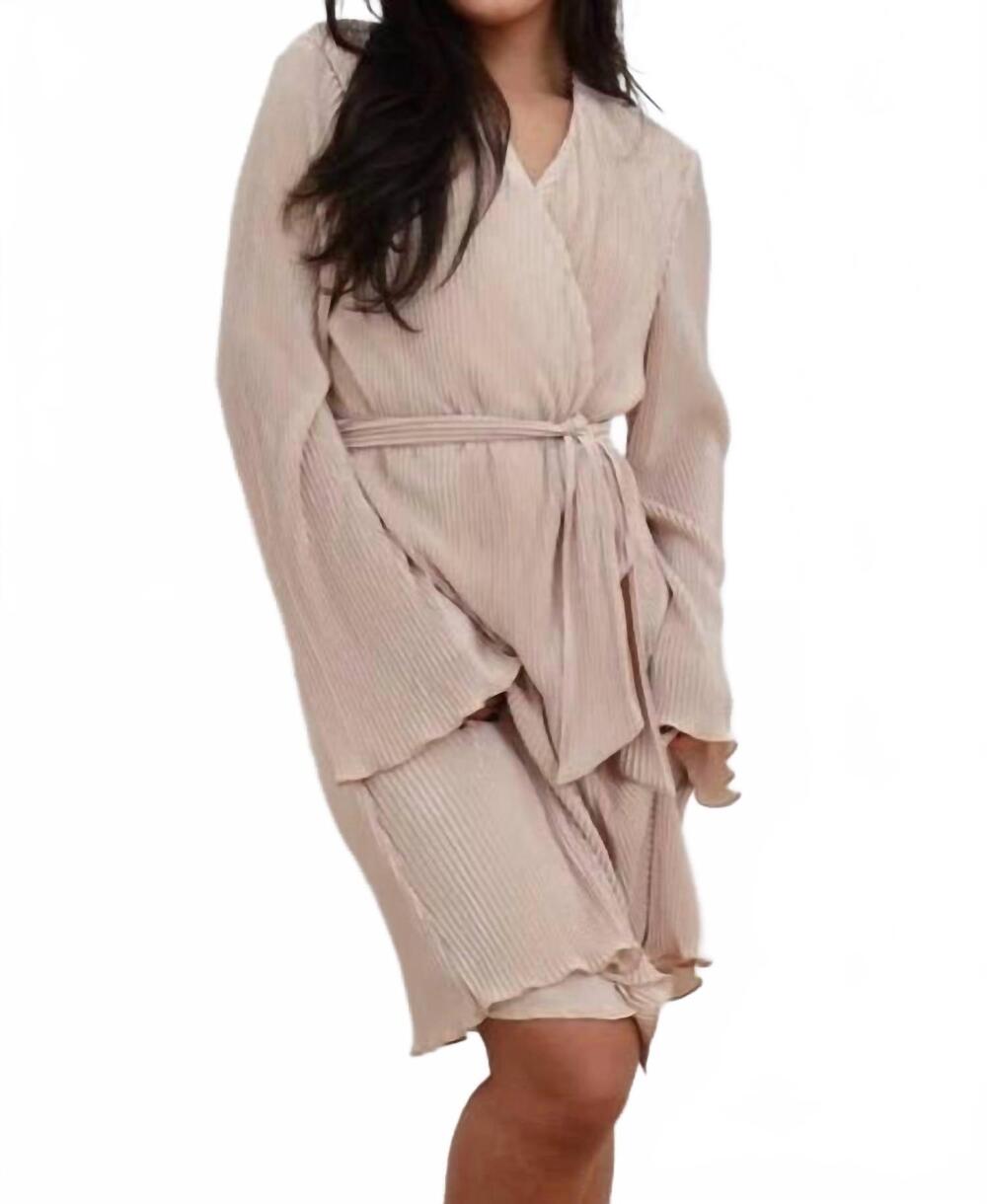 NEW WAVERLES pleated silky robe in champagne